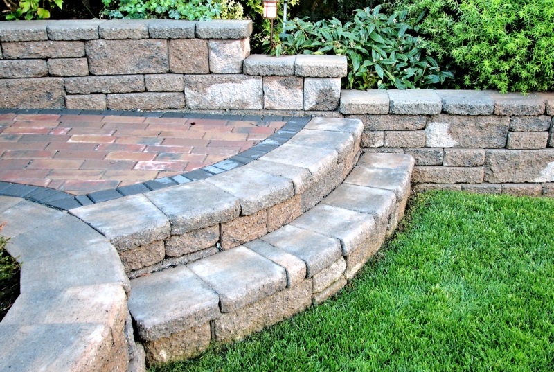 Decorative Auburn hardscape in WA near 98002