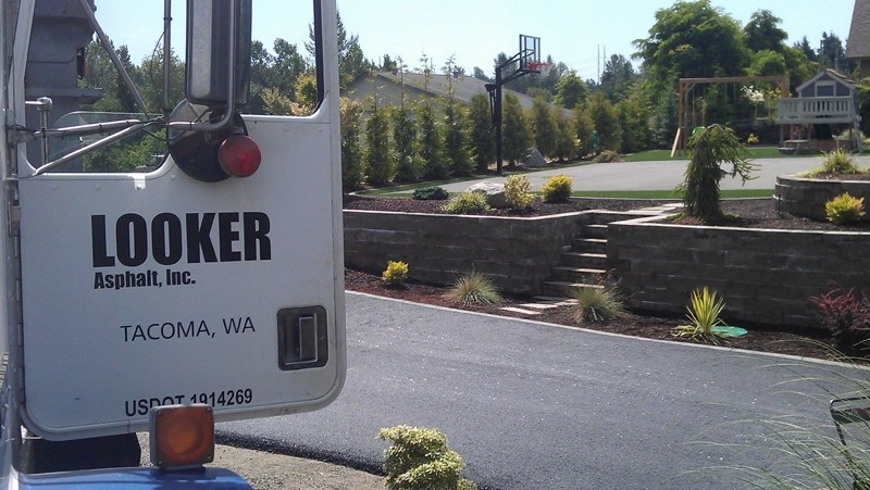 Durable Tacoma asphalt driveway in WA near 98444