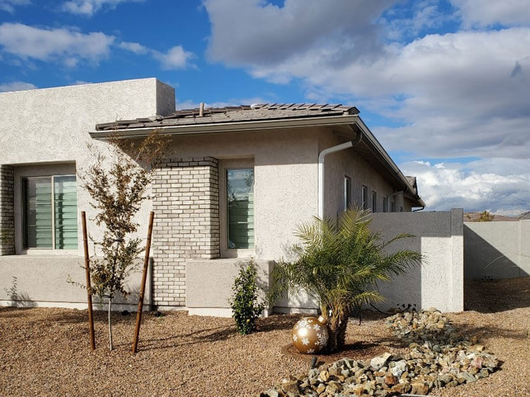 Premium Glendale local gutters in AZ near 85031